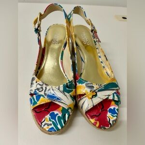 Women’s 9 M Franco Sarto Floral Pattern Vegan Gold Trim Wedge Espadrilles Shoes